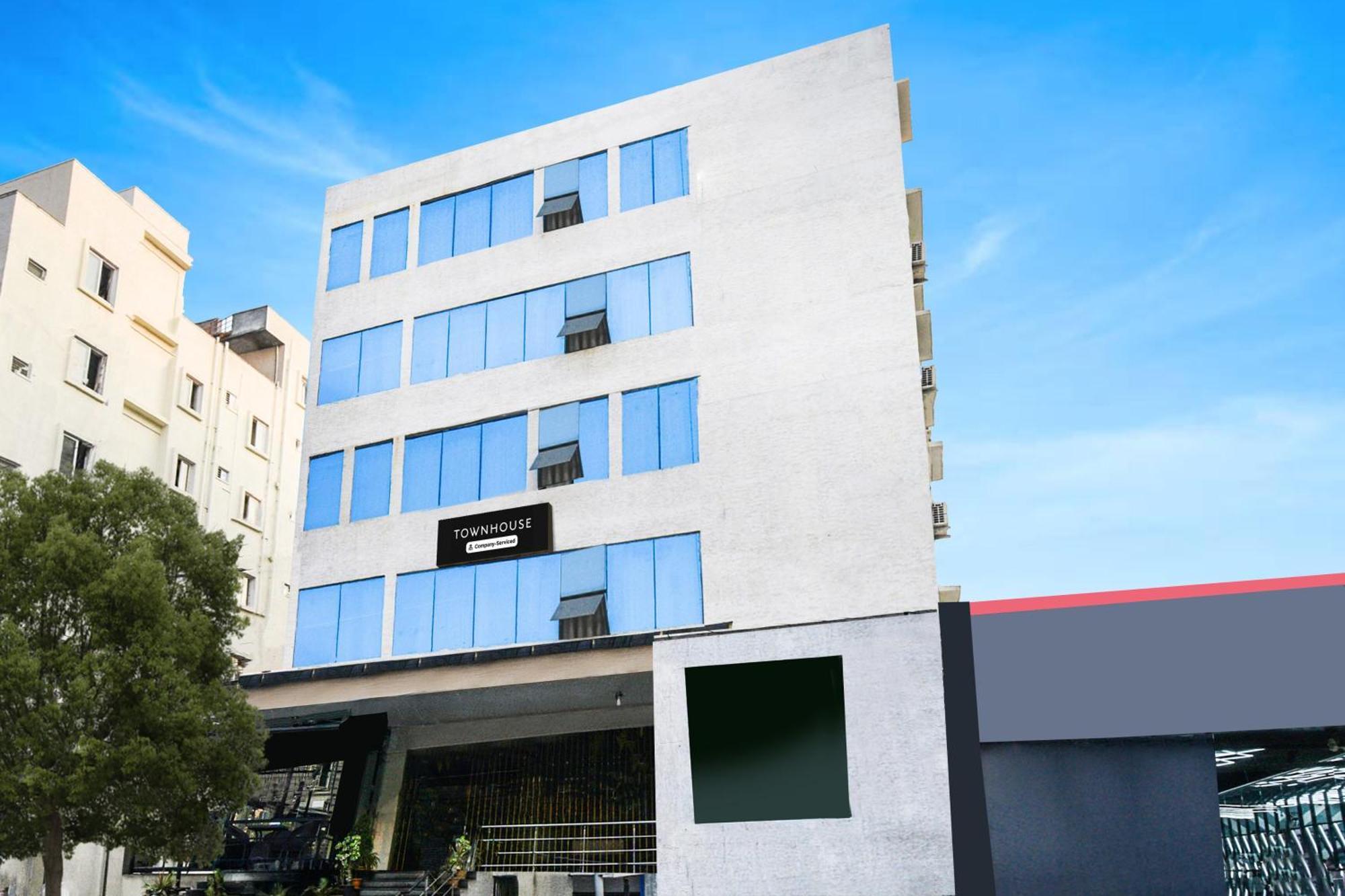 Super Townhouse Madhapur 100 Feet Road Formerly Jkc Grand Hyderabad Eksteriør billede